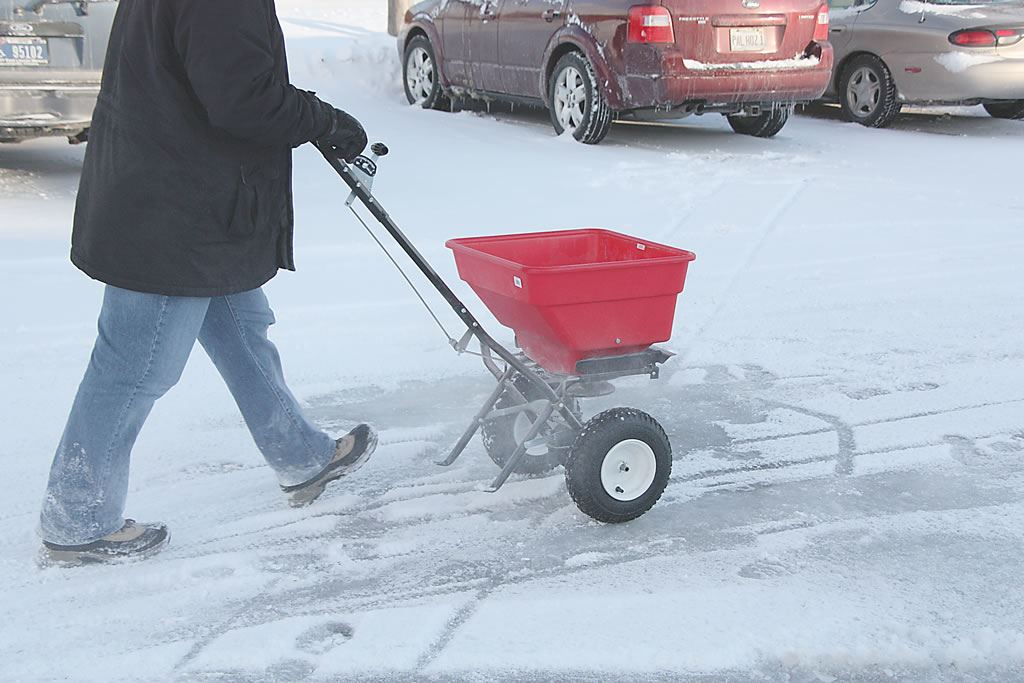 Broadcast Spreader | Seed & Fertilizer | 100 Pound Capacity | Earthway 2170 Commercial