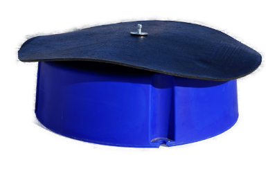 Three Block Mineral Feeder | Heavy Duty Poly | Self-Closing Cover | MF99