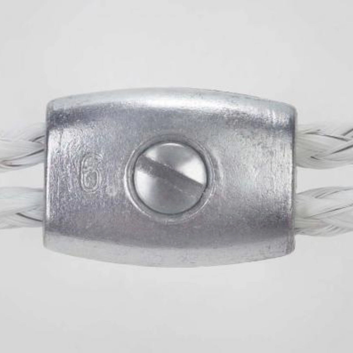 A front view of Dare electric rope clamp on a white background