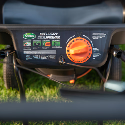 Scotts EdgeGuard Pro Broadcast Fertilizer Spreader