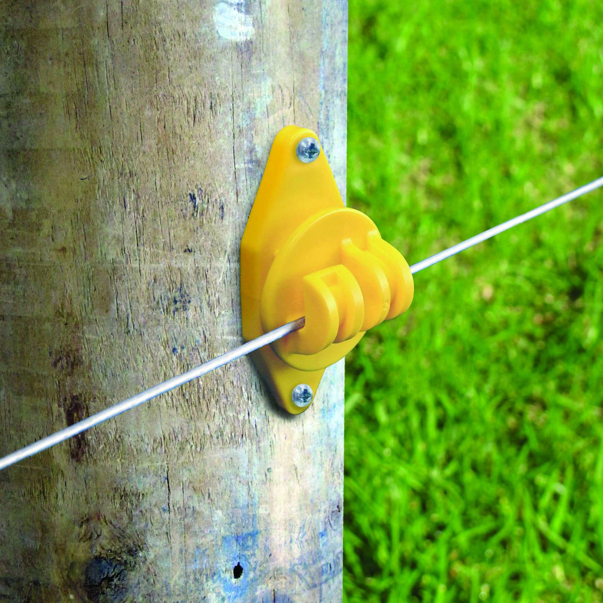 Patriot Electric Fence Insulators Wood Post Claw in use with poliwire on a wooden fence